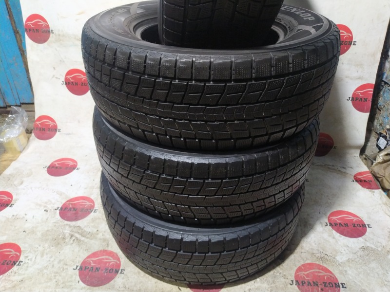 Комплект из 4-х шин R17 Dunlop Winter MAXX SJ8 (б/у)