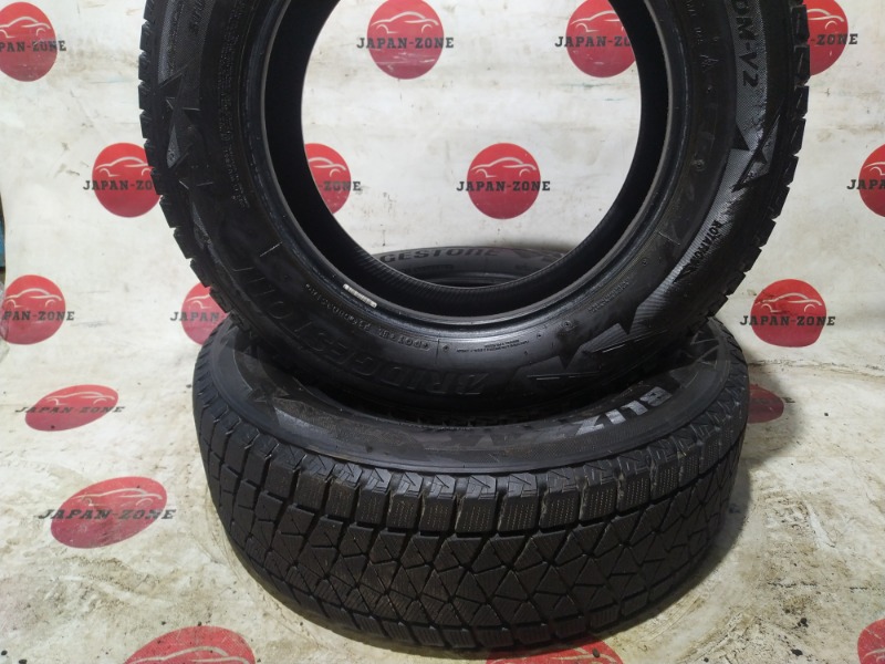 Комплект из 2-х шин R17 Bridgestone BLIZZAK DM-V2 (б/у)