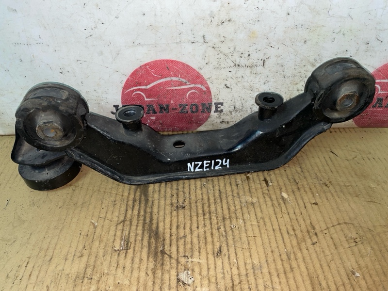 Подушка редуктора Toyota Corolla Fielder NZE124G 1NZ-FE 2002 (б/у)