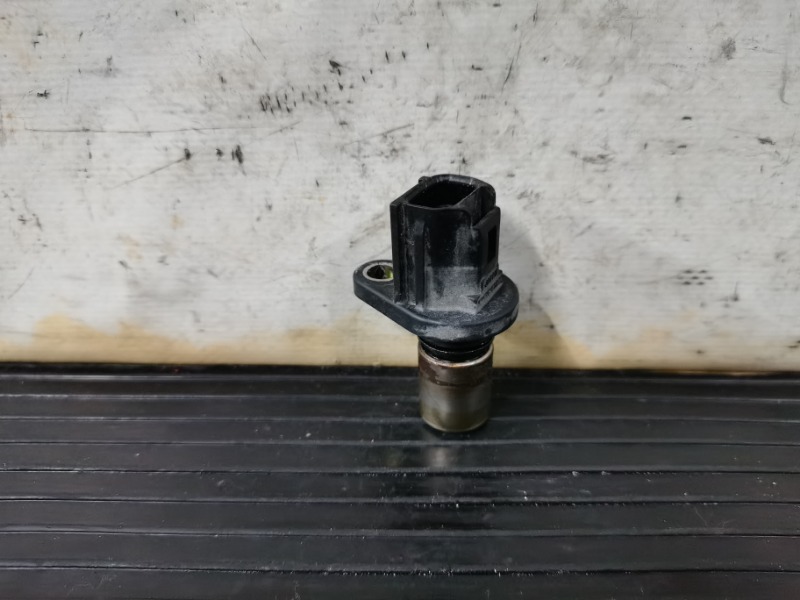 Датчик положения распредвала Toyota BB 2001 NCP30 2NZ-FE 90919-05024 Б/У