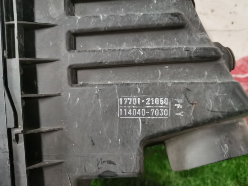 Корпус воздушного фильтра Toyota BB NCP31 1NZ-FE