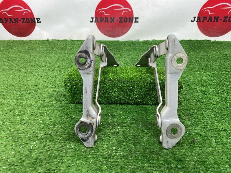 Петля крышки багажника Toyota Carina ED ST202 3S-FE