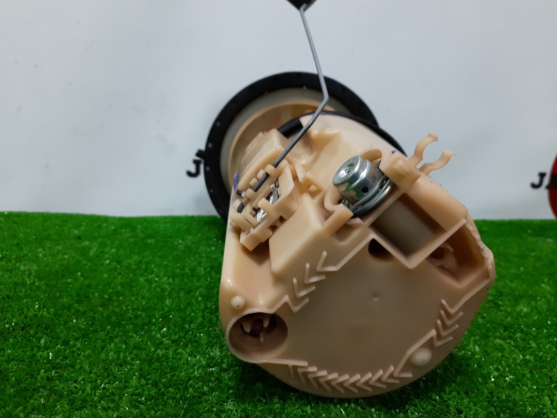 Насос топливный JUKE 2011 YF15 HR15DE