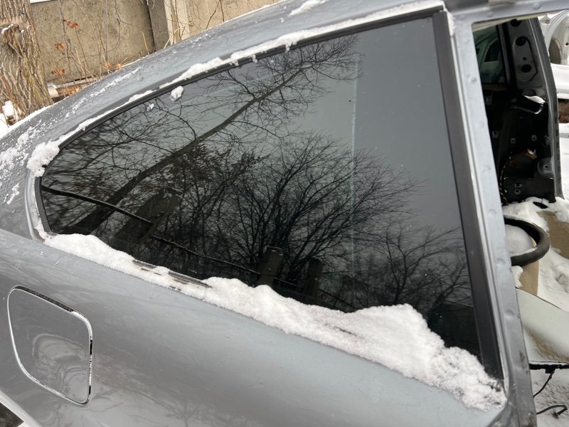 Стекло собачника правое BMW EH71 E63 N62 51367069222 контрактная