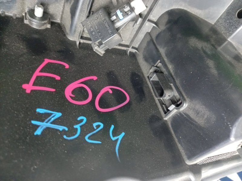 Бардачок BMW 5 series 2003 E60 M54B25