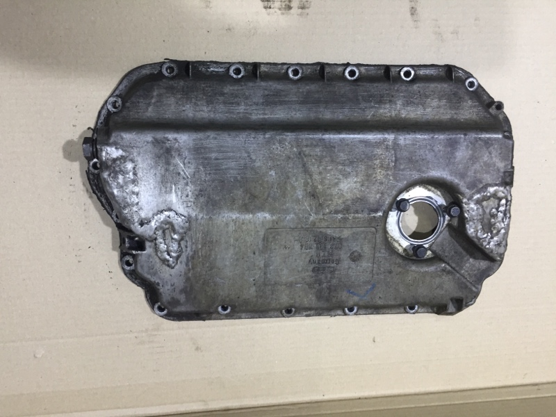 Поддон Audi A4 B6 2.4BDV (б/у) Поддон Audi A4 B6 2.4BDV (б/у)