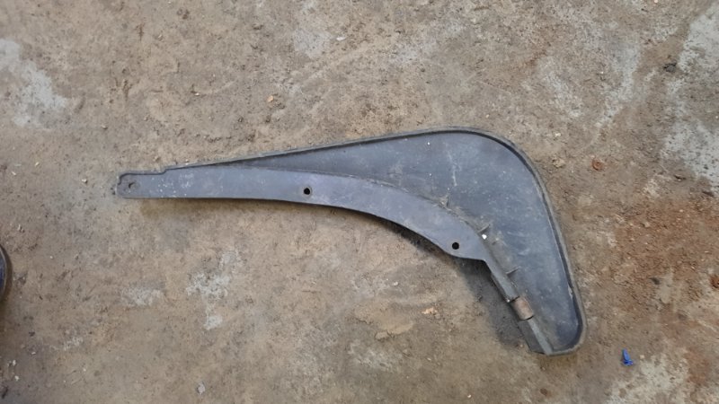 Брызговик задний левый Skoda Yeti 5L0821821 контрактная