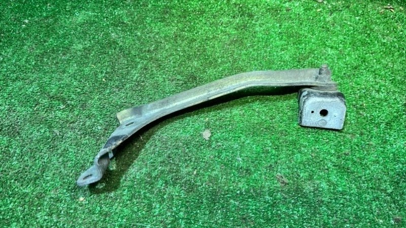 Кронштейн интеркуллера Subaru Forester SF5 EJ20G Кронштейн интеркуллера Subaru Forester SF5 EJ20G