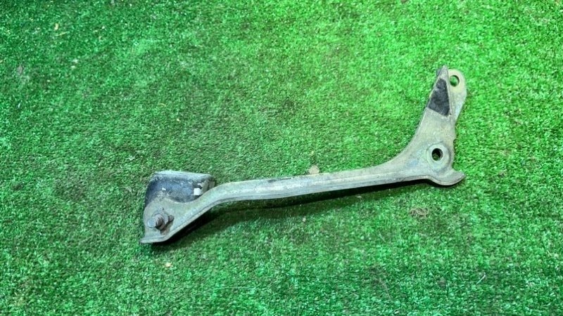 Кронштейн интеркуллера Forester 1997 SF5 EJ20G Кронштейн интеркуллера Forester 1997 SF5 EJ20G
