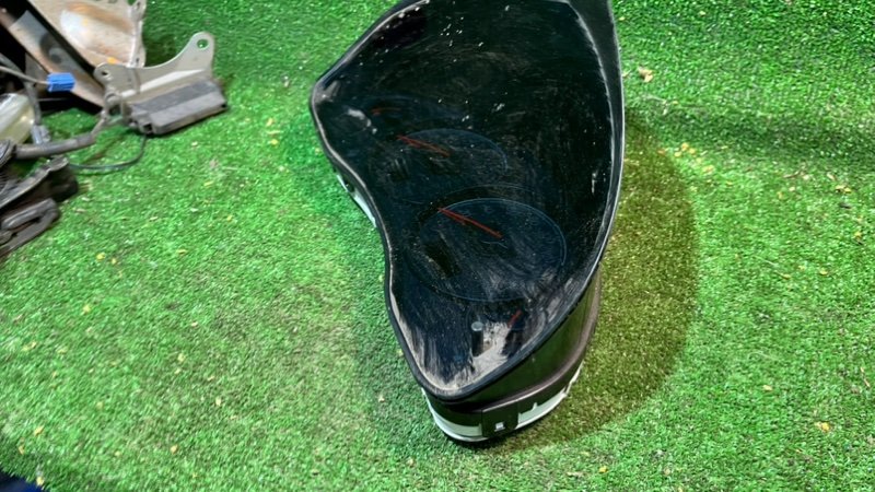 Панель приборов Legacy BL5 Панель приборов Legacy BL5