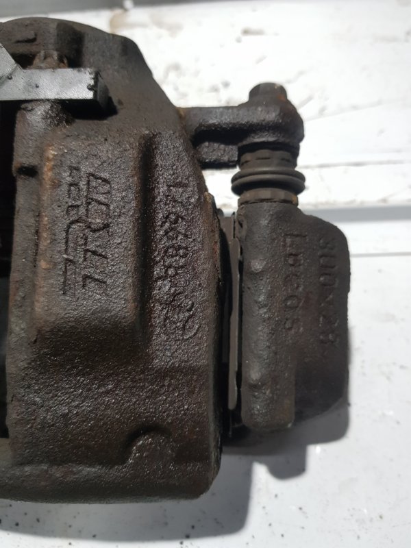Суппорт передний правый C-CLASS W203 112.912