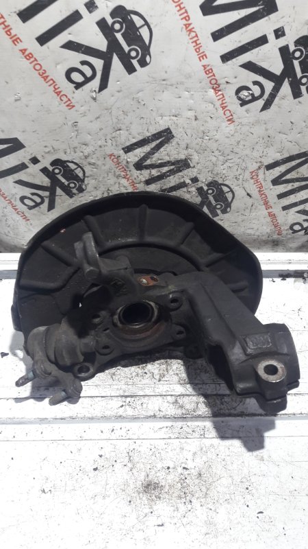 Кулак поворотный передний левый AUDI A3 8P BVY 1T0498621 контрактная