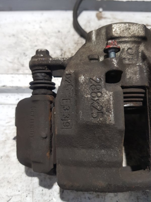 Суппорт передний правый C-CLASS W203 112.916 Суппорт передний правый C-CLASS W203 112.916