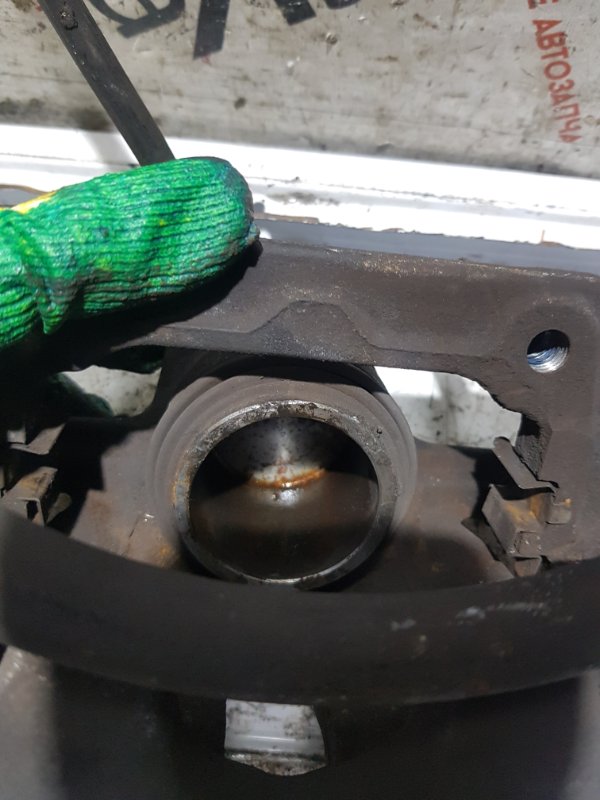Суппорт передний правый C-CLASS W203 112.916 Суппорт передний правый C-CLASS W203 112.916