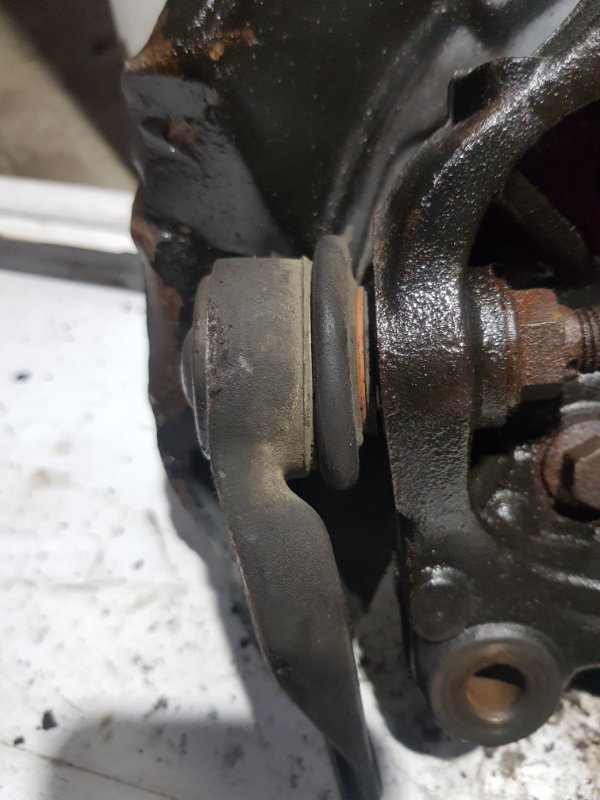 Кулак поворотный передний левый COOPER R56 N14B16AB