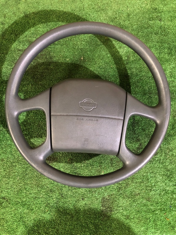 Руль Nissan (б/у) Руль Nissan (б/у)