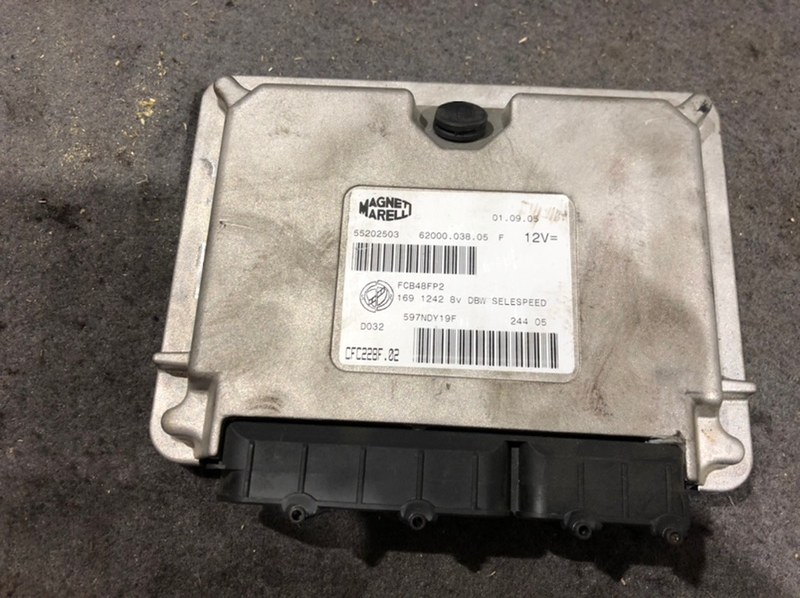 Запчасть блок управления двигателем FIAT Panda 199А4000 188A4000 55202503 контрактная Блок управления Двигателем FIAT Panda 199А4000 188A4000 55202503 контрактная