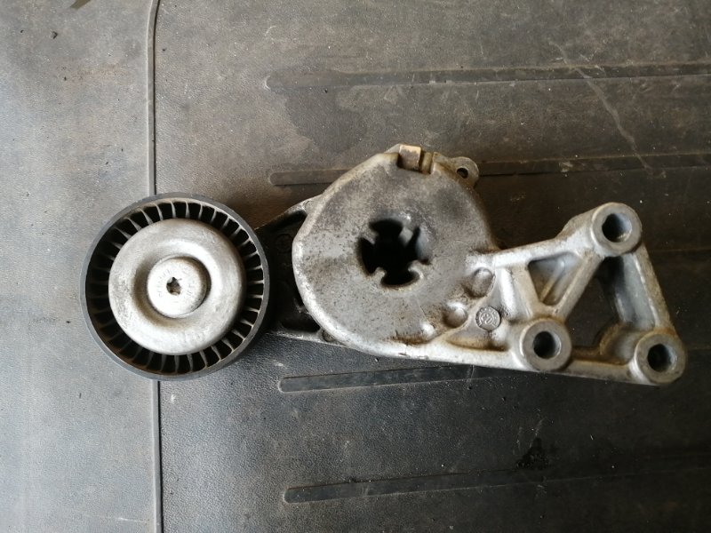 Ролик натяжной Golf