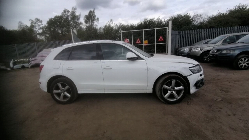 Балонник Q5 2010 8RB CAHA Балонник Q5 2010 8RB CAHA
