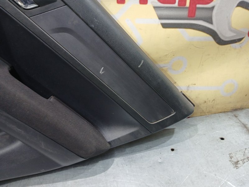 Обшивка двери задняя правая CR-V 2010 re5 R20A2