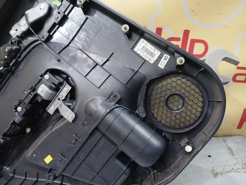 Обшивка двери задняя правая CR-V 2010 re5 R20A2