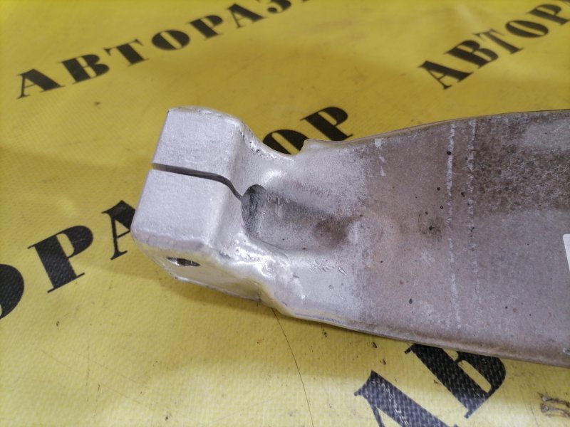 Кулак поворотный передний левый LAND ROVER RANGE ROVER 4 2013-2021