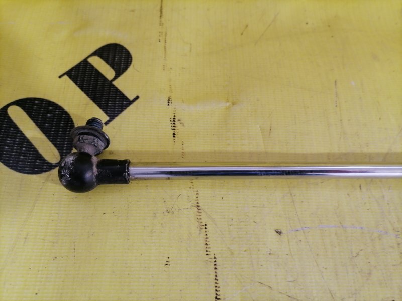 Амортизатор капота TOYOTA LAND CRUISER 200 2008-2021 4.5 1vdftv 235л/с diesel turbo
