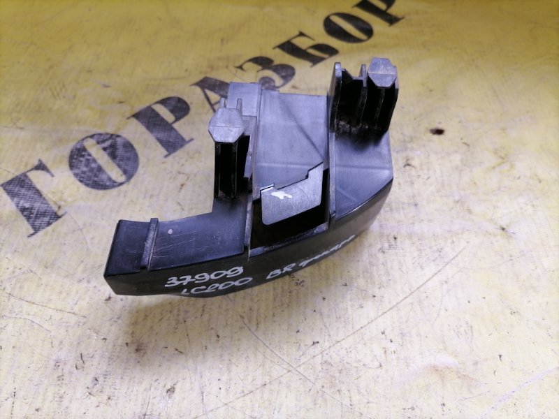 Кронштейн заднего бампера правый TOYOTA LAND CRUISER 200 2008-2021 2013 4.5 1vdftv 235л/с diesel turbo 5256260040 Б/У