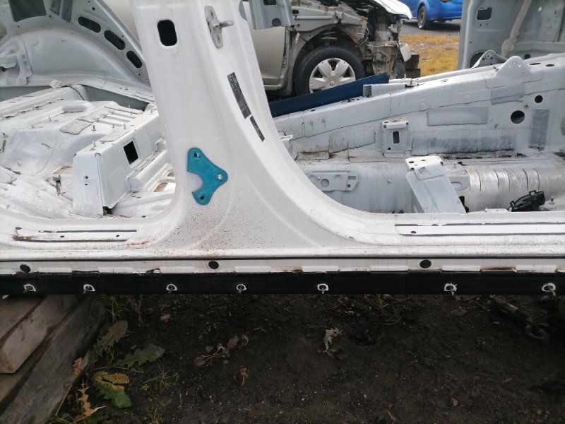 Порог со стойкой правый M-Class W166 2011-2015 2014 3.0 249 л/с om642.826 дизель Порог со стойкой правый M-Class W166 2011-2015 2014 3.0 249 л/с om642.826 дизель