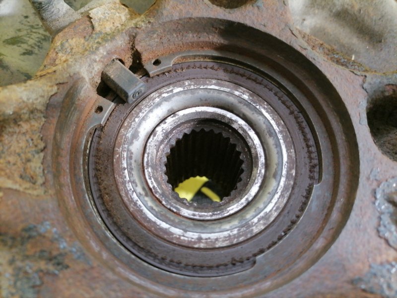 Кулак поворотный передний правый AVEO T300 2011-2015 2013 седан 1.6 F16D4 116 л/с