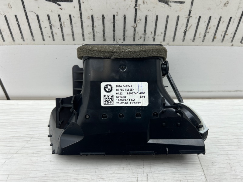 Дефлектор правый X1 2016 F48 B46A20B Дефлектор правый X1 2016 F48 B46A20B