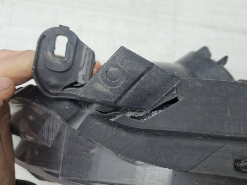 Фара левая Koleos 1 Фара левая Koleos 1