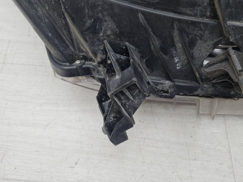 Фара левая Koleos 1 Фара левая Koleos 1