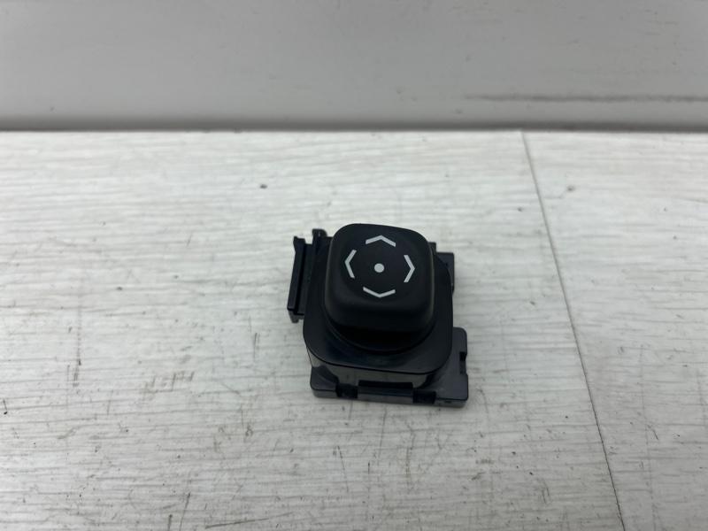 Кнопка рулевой колонки RX 4 2017 AL20 2GR-FXS