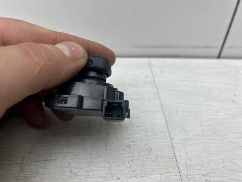 Кнопка рулевой колонки RX 4 2017 AL20 2GR-FXS