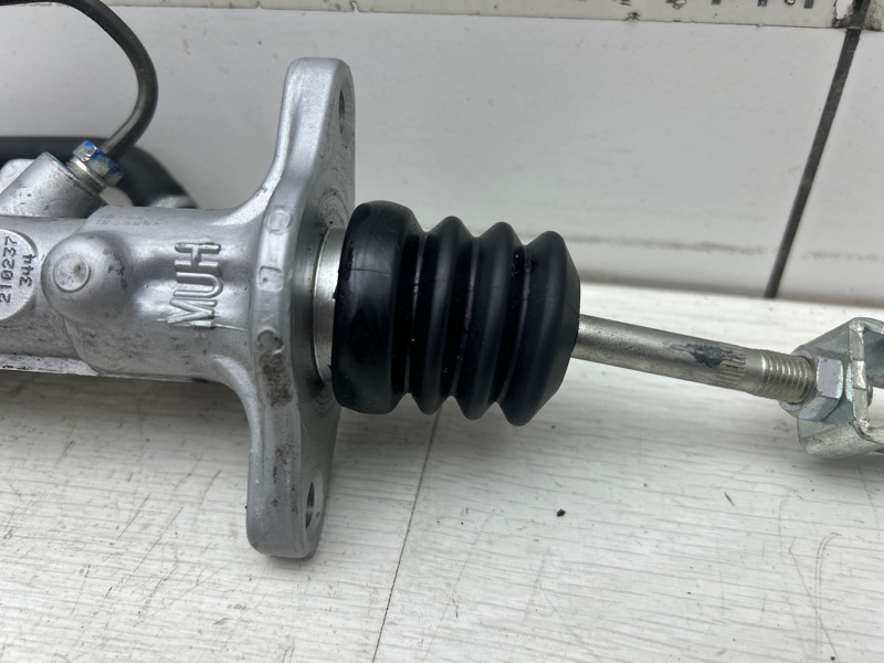 Главный тормозной цилиндр RX 4 2017 AL20 2GR-FXS