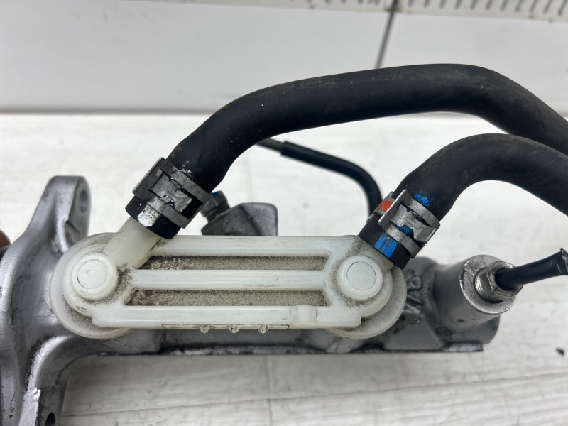 Главный тормозной цилиндр RX 4 2017 AL20 2GR-FXS