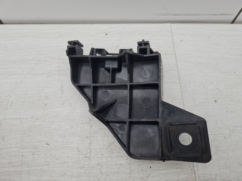 Кронштейн заднего бампера правый RX 4 2017 AL20 2GR-FXS Кронштейн заднего бампера правый RX 4 2017 AL20 2GR-FXS