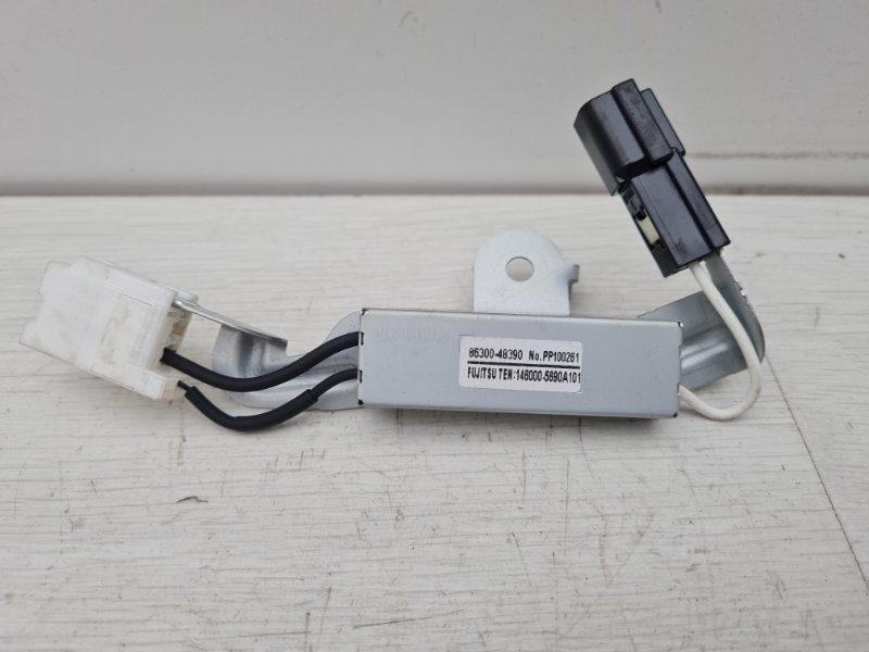 Усилитель антенны RX 4 2017 AL20 2GR-FXS