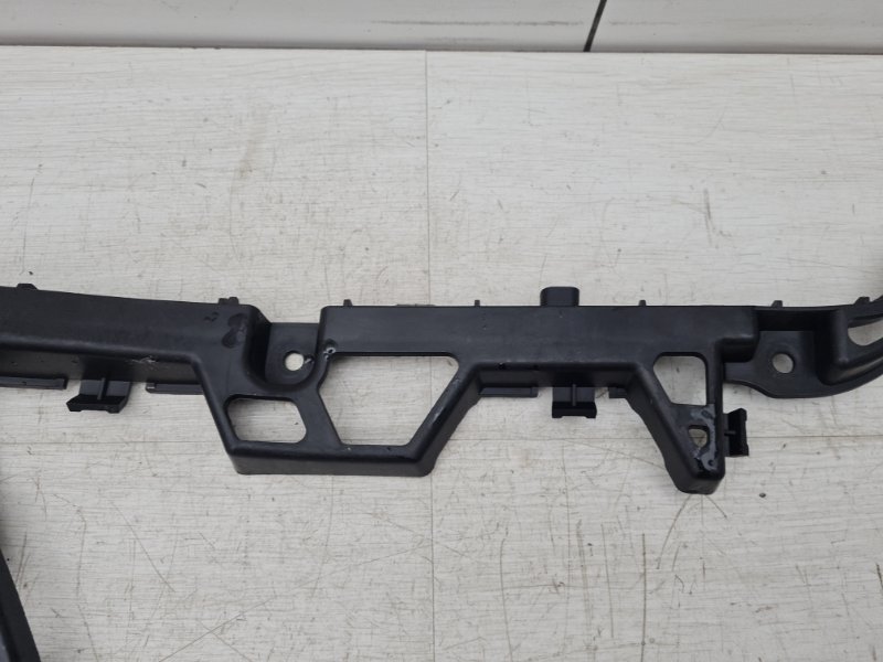 Кронштейн заднего бампера левый Land Rover Range Rover Sport L320 306DT