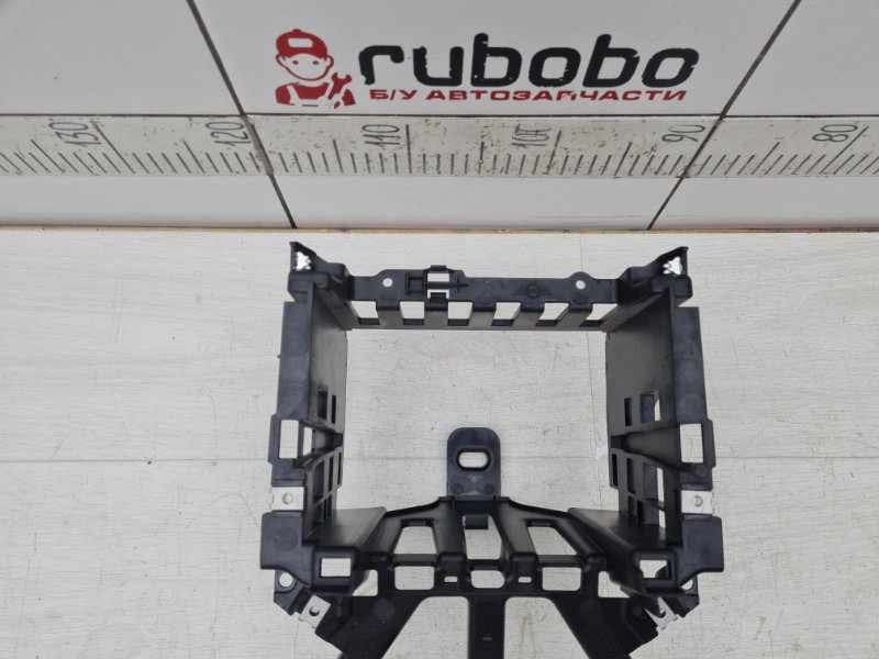 Кронштейн магнитолы Coupe 2013 R58 N18B16C