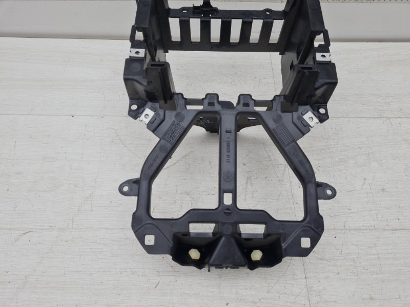 Кронштейн магнитолы Coupe 2013 R58 N18B16C