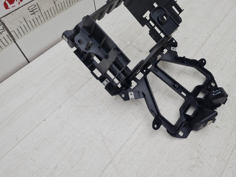 Кронштейн магнитолы Coupe 2013 R58 N18B16C