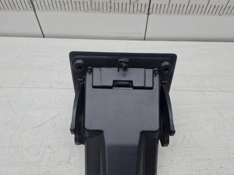 Бардачок передней консоли X1 2016 F48 B46A20B