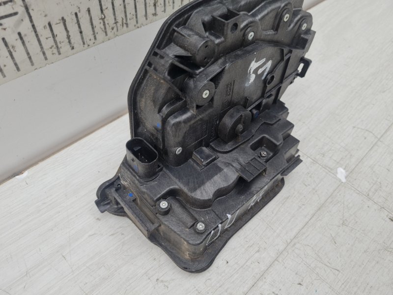 Замок двери передний правый X1 2016 F48 B46A20B Замок двери передний правый X1 2016 F48 B46A20B