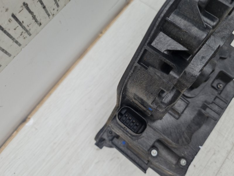 Замок двери передний правый X1 2016 F48 B46A20B Замок двери передний правый X1 2016 F48 B46A20B