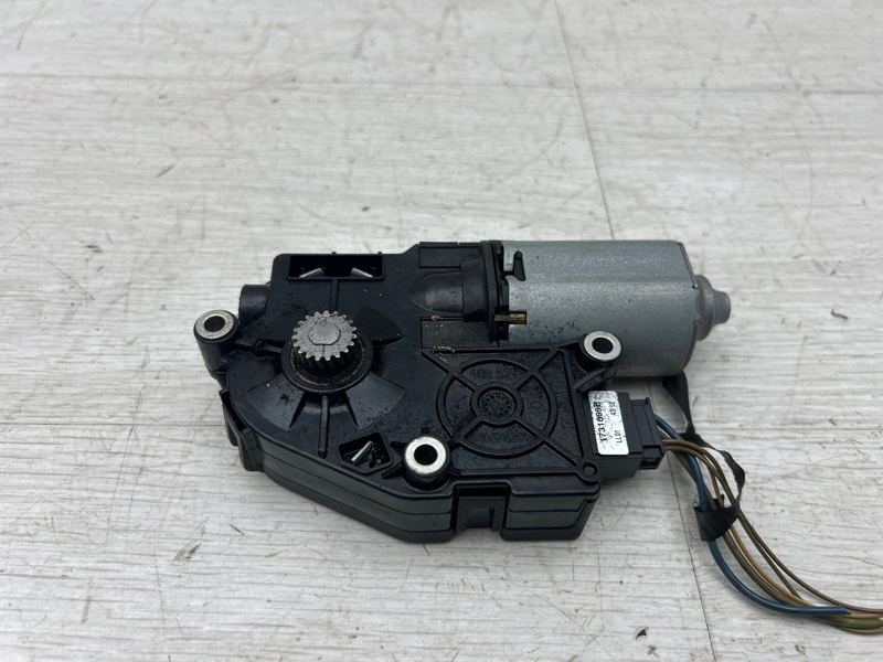 Моторчик люка 5 2012 F10 N63B44A