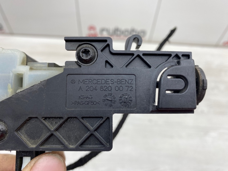 Активатор лючка бензобака E-Class 2010 C207 642.836 Активатор лючка бензобака E-Class 2010 C207 642.836