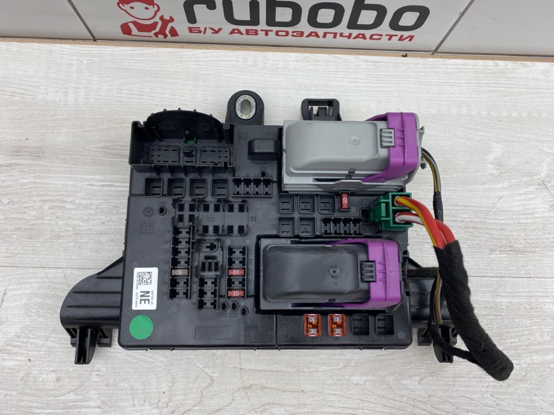 Блок предохранителей Insignia OPC 2010 G09 A28NET Блок предохранителей Insignia OPC 2010 G09 A28NET