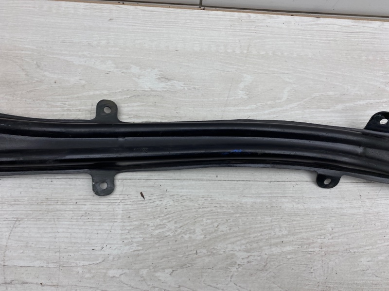 Кронштейн крыла левый Mercedes-Benz E-Class C207 642.836